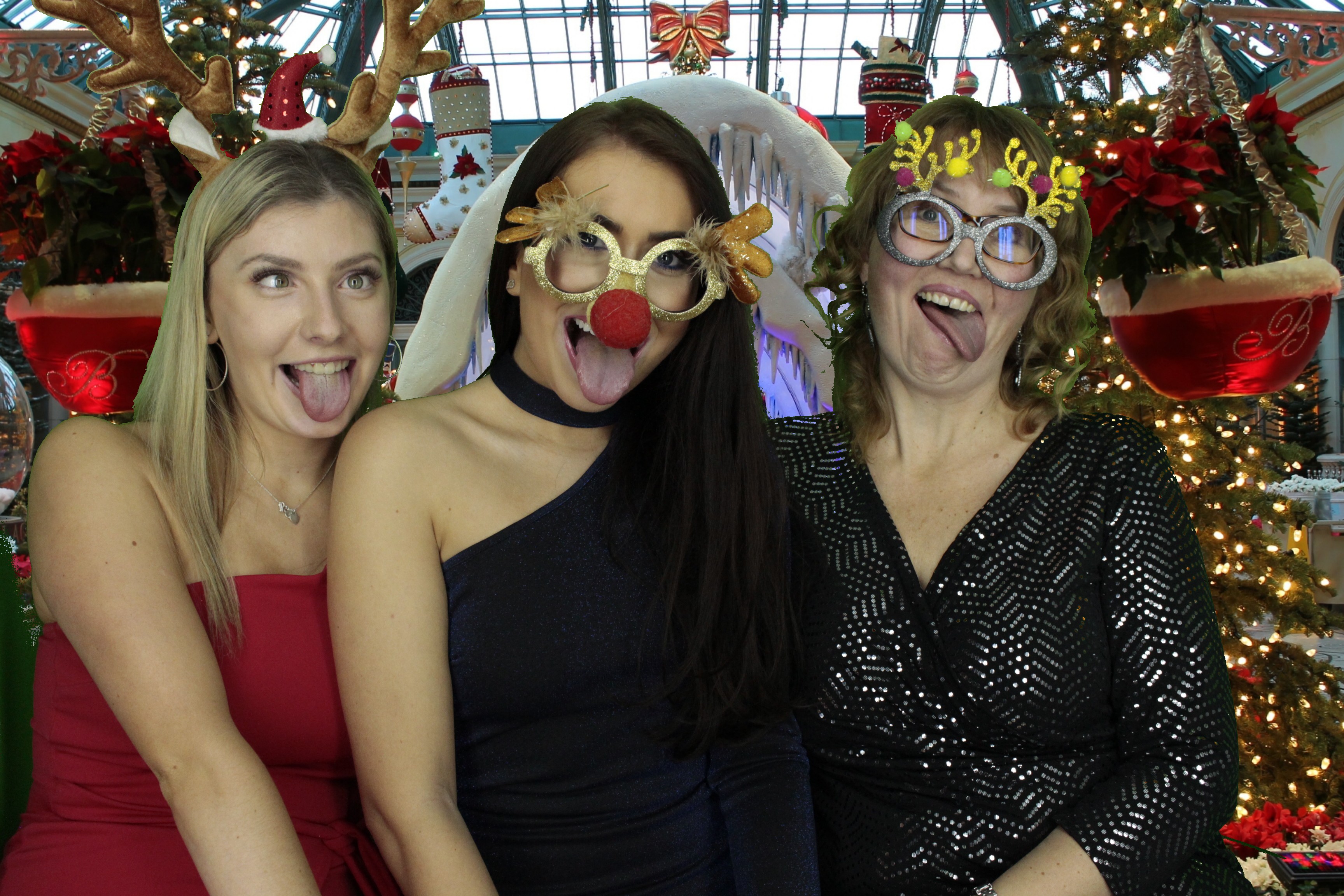 Silvermere Christmas Party | View more photos from the event at gallery.myphotoboothexperience.co.uk/u/MyPhotoBoothExperienceLtd/Silvermere-Christmas-Party-3